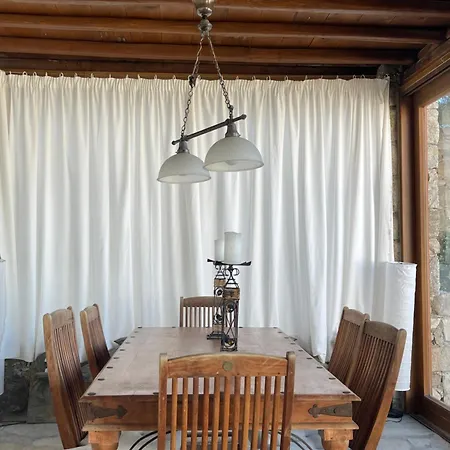 Luxurious Traditional