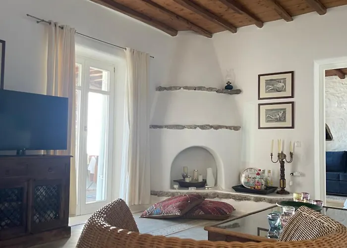 Luxurious Traditional Βίλα