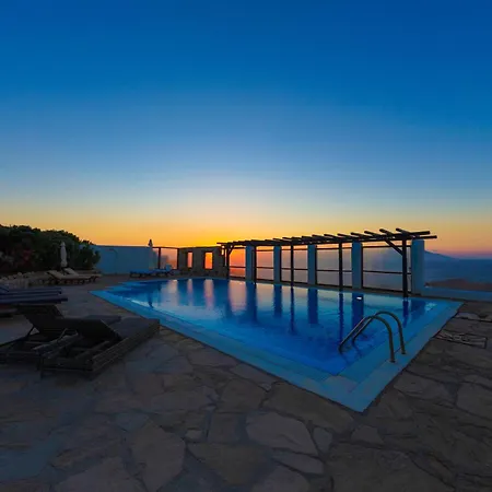 Luxurious Traditional Villa